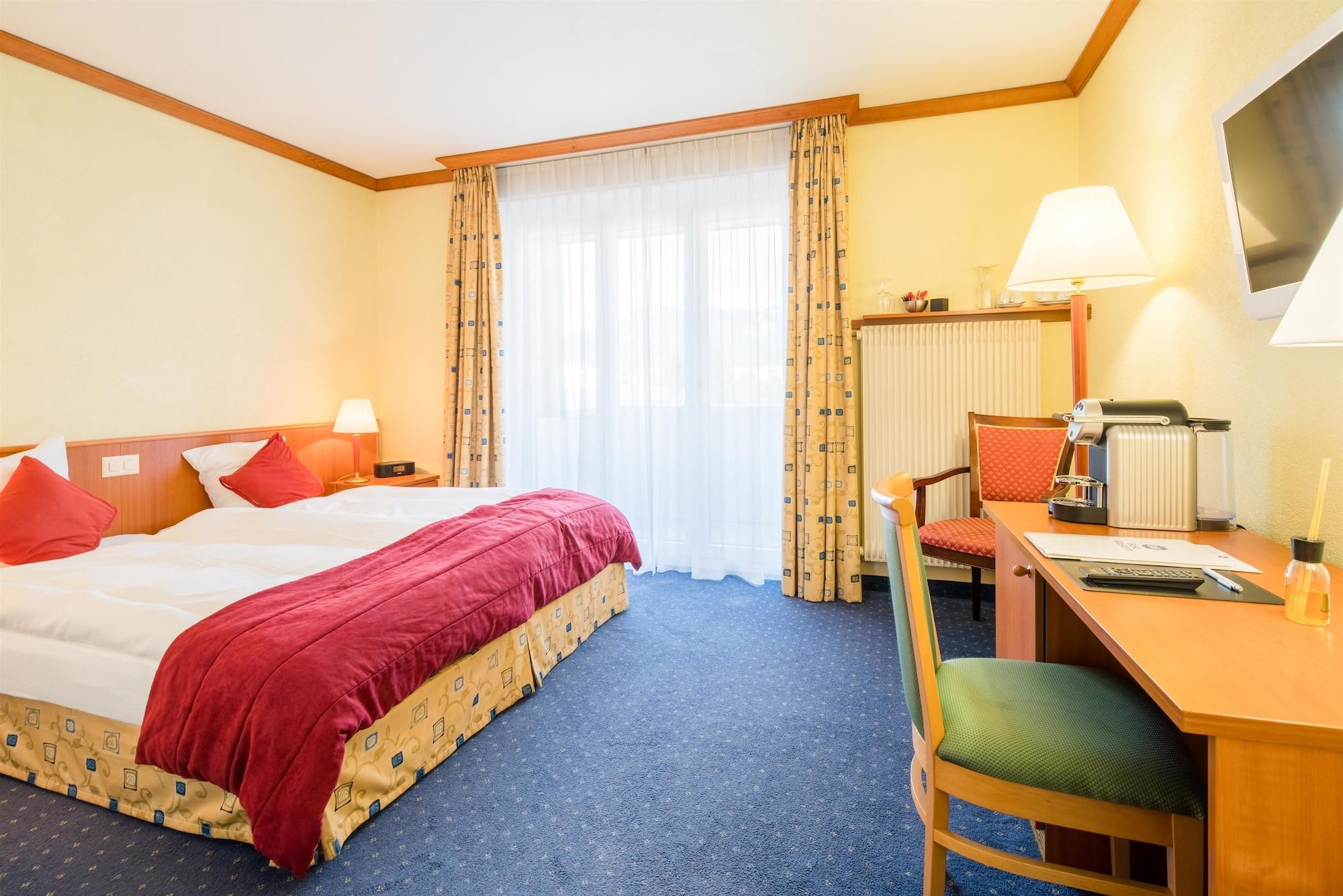 Hotel Rallye & Entrees Aux Bains De La Gruyere Bulle Exteriör bild
